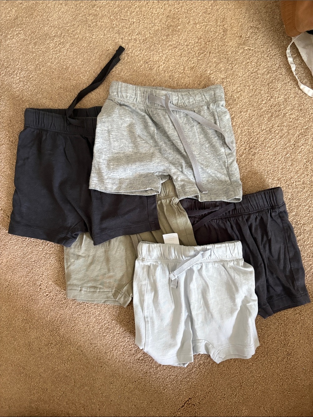 H&M - newborn shorts